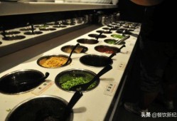 男子爆料海底捞勺子视频,男子曝光惊人视频引发热议